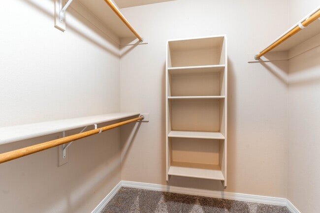 Building Photo - 9234 Red Fern Ln