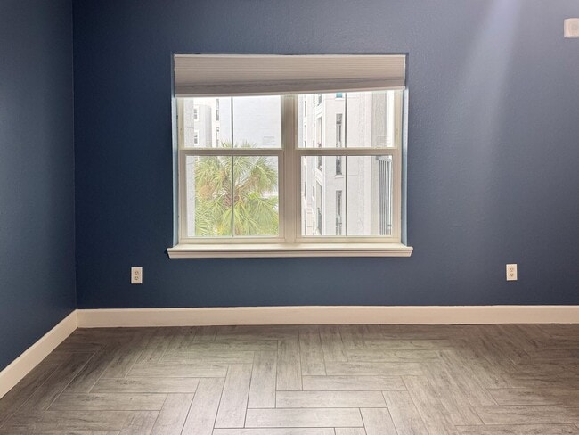 Building Photo - Corner Unit 2 bedroom 2 bathroom at The Grande Downtown