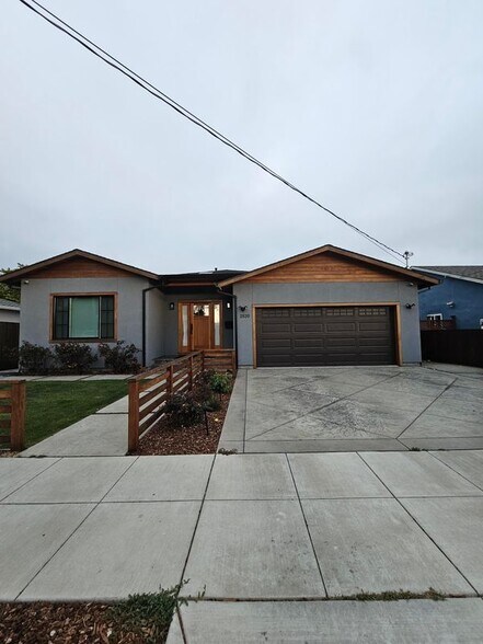 Building Photo - 2520 Garvin Ave
