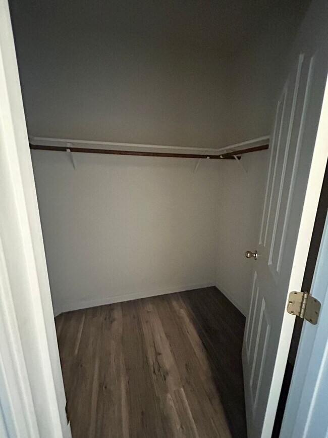 Building Photo - *Wait list full- Currently not accepting applications* 3 Bedroom 2 bathroom with a bonus room in ...