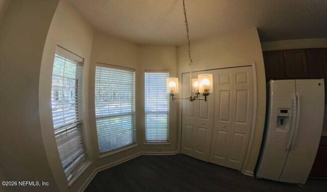 Building Photo - 515 Hopewell Dr