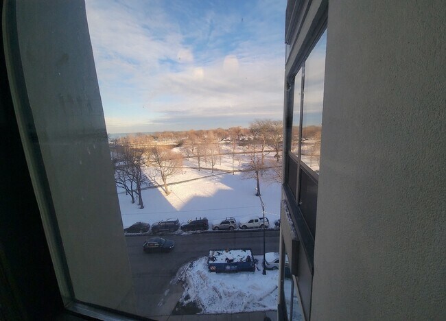 Building Photo - 5100 N Marine Dr