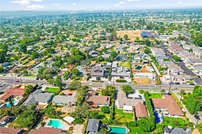 Building Photo - 1281 La Colina Dr