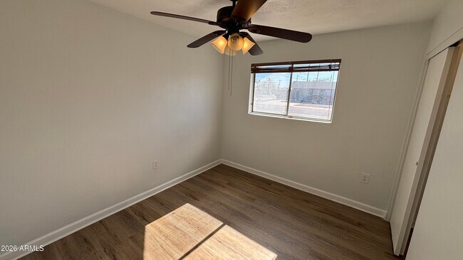 Building Photo - 1000 W Elna Rae St