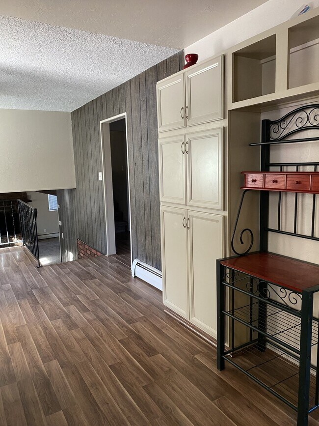 Building Photo - 3 bedroom - Hartsock