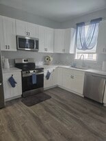 Building Photo - 32 Homestead Ave