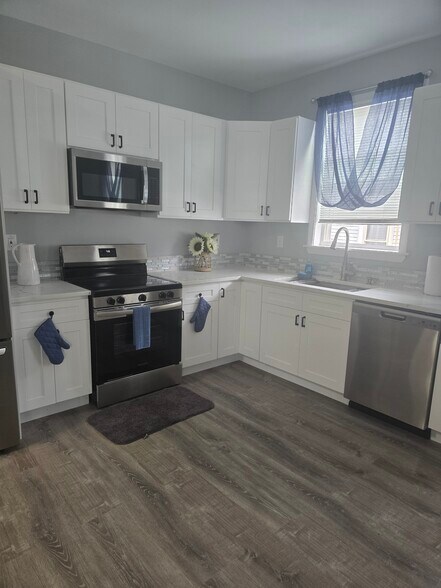 Primary Photo - 32 Homestead Ave