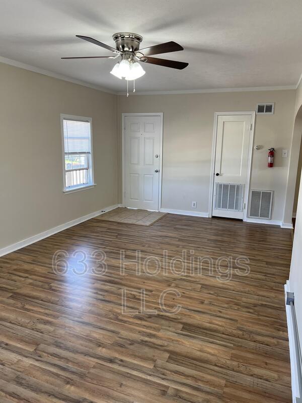 Building Photo - 104 N Niles St