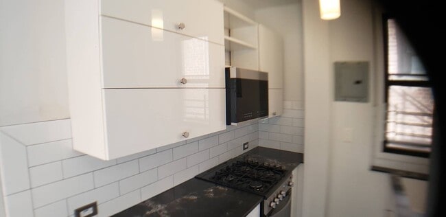 Building Photo - 42 Park Terrace E