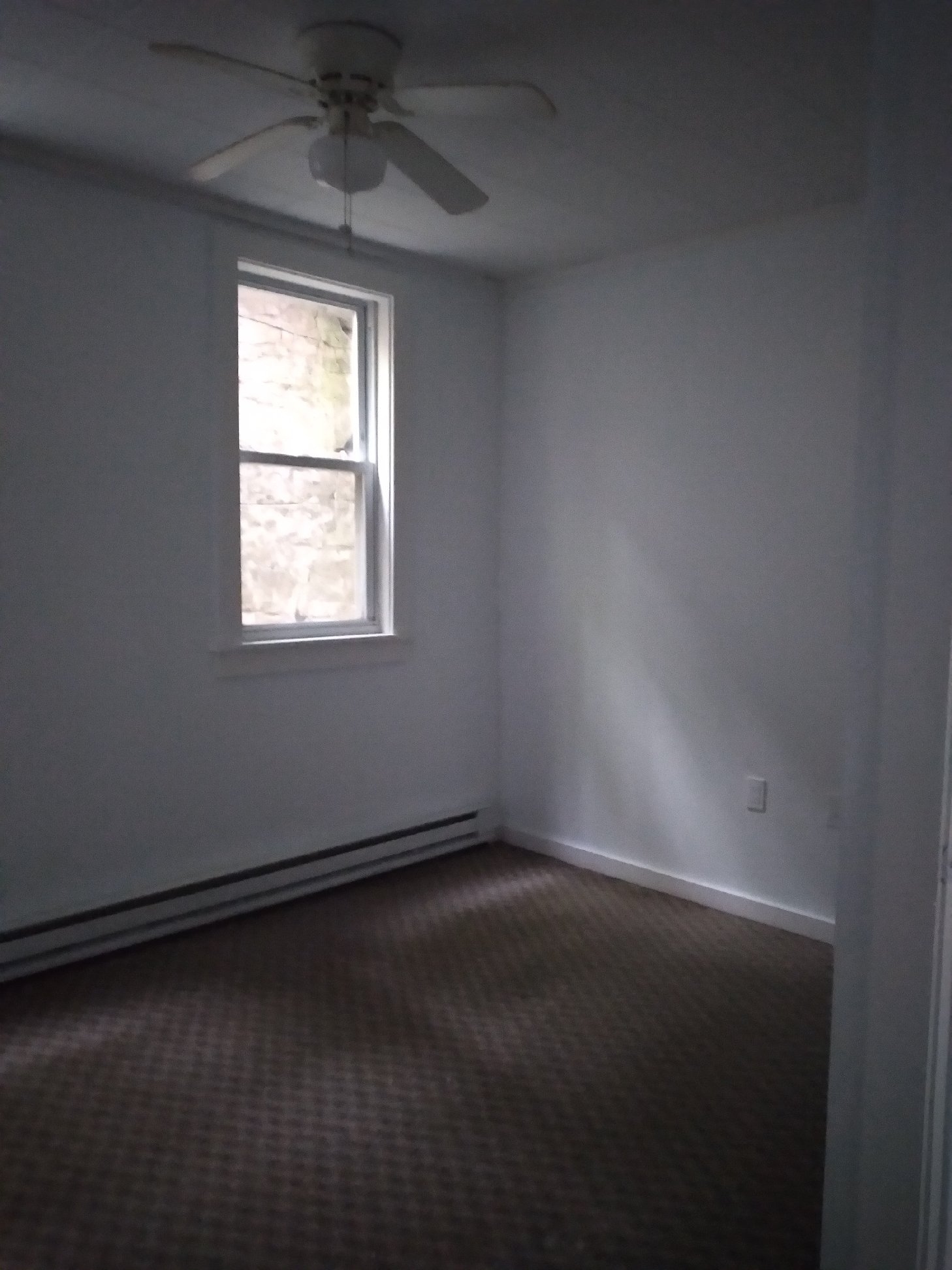 Bedroom - 607-615 Main St