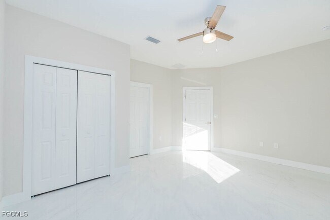 Building Photo - 4419 22nd St SW