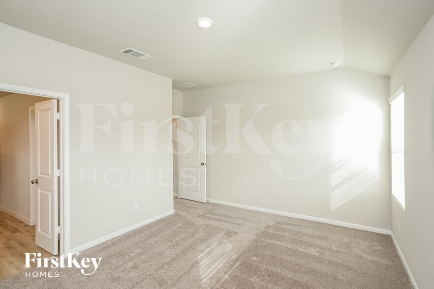 Building Photo - 14914 Bog Mill