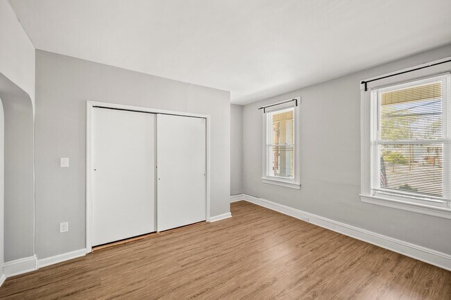 Building Photo - 34 E 5th St