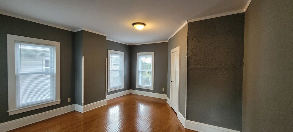 Primary Bedroom - 527 W Water St