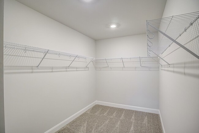 Building Photo - 3/2.5 Townhome Close to Southpoint w/ Garage!