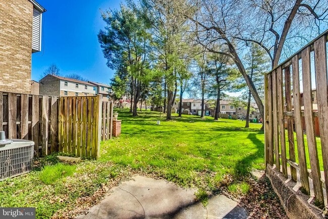 Building Photo - 906 West Side Dr