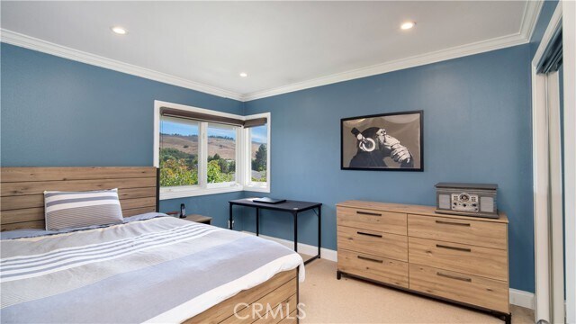 Building Photo - 10 Flintridge