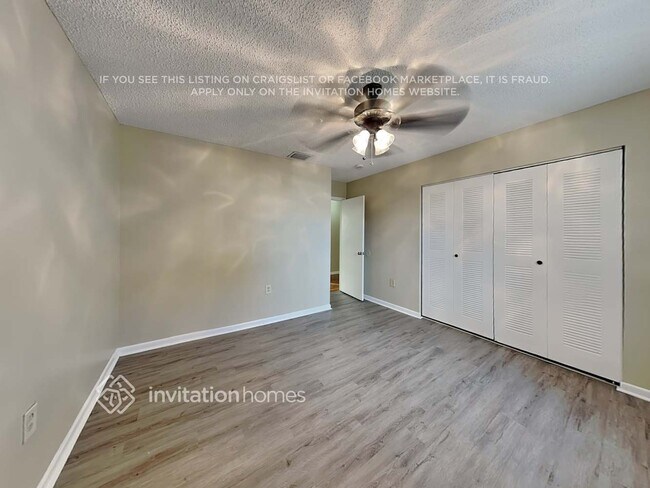 Building Photo - 14075 Langley Pl