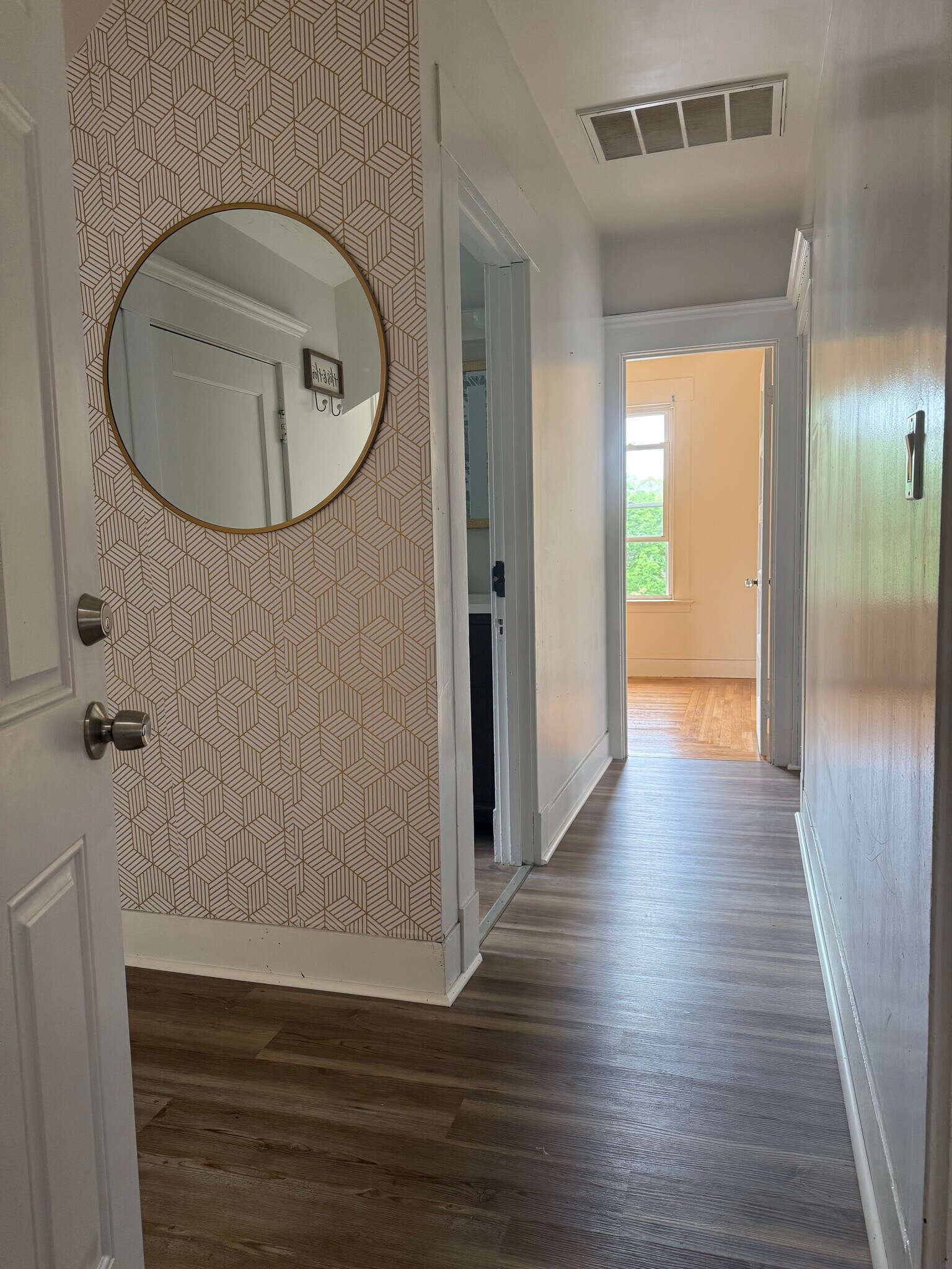 Front hall - 94 Hubinger St