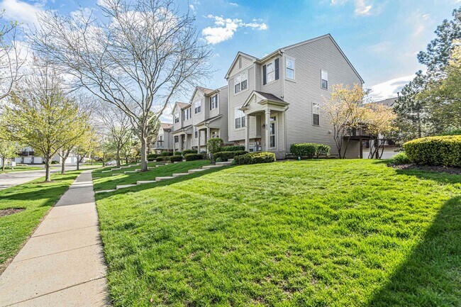 Building Photo - 1084 Ellsworth Dr