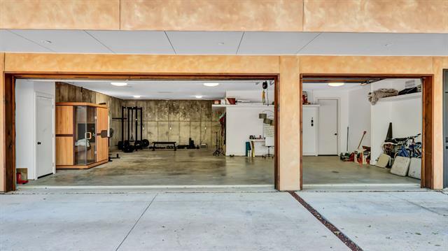 Building Photo - 8635 San Leandro Dr