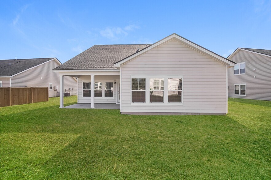 Building Photo - 212 Craigflower Ct