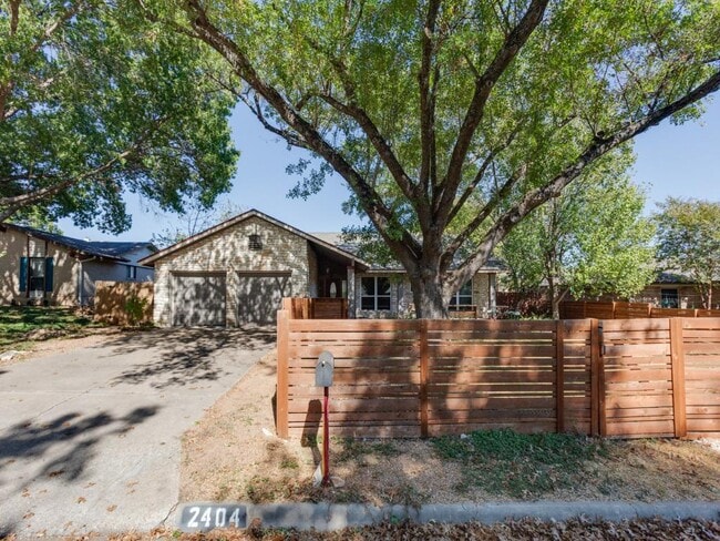 Building Photo - 2404 N Shields Dr