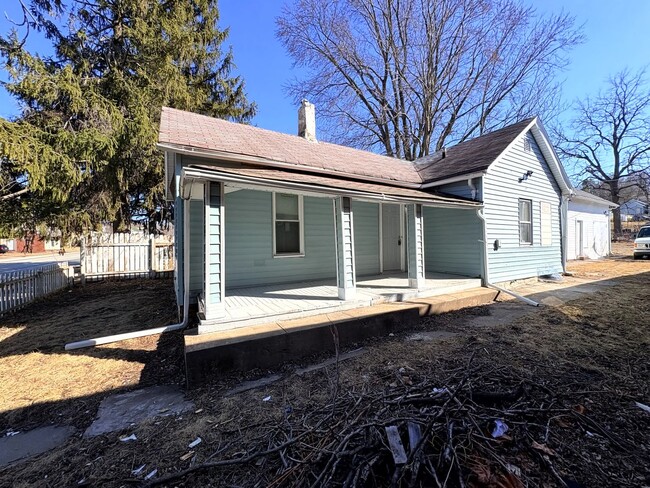 Building Photo - Charming 2 Bedroom Home for Rent & In Grea...