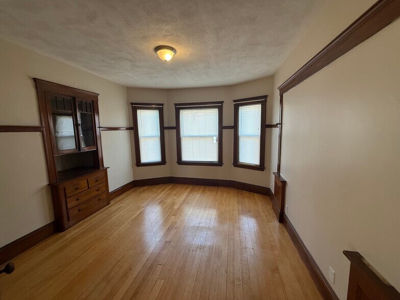 Building Photo - 61 Frederick Ave