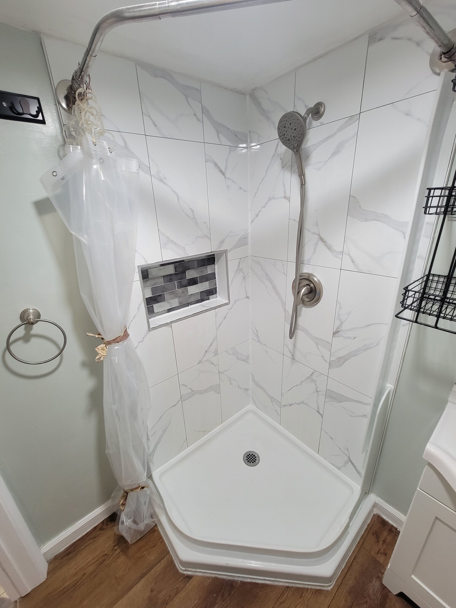 Building Photo - 11001 Darby Ave