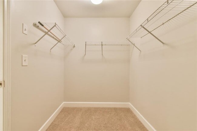 Building Photo - 1518 Woodbridge Way NE