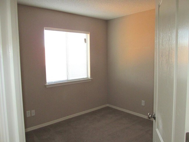 Building Photo - 11728 Mesquite Bush Dr