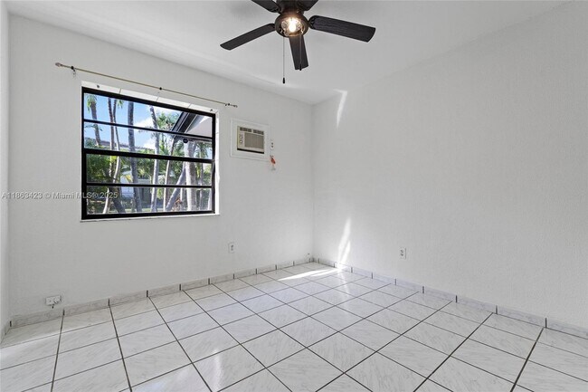 Building Photo - 5973 SW 41st St