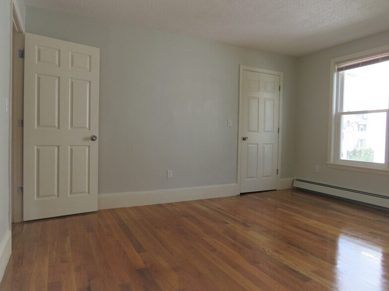 Building Photo - 50 Osceola St