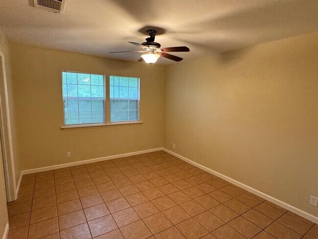Building Photo - 10805 Lanshire Dr