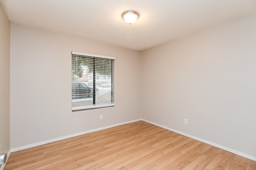 Building Photo - 1136 N Cottonwood Ct