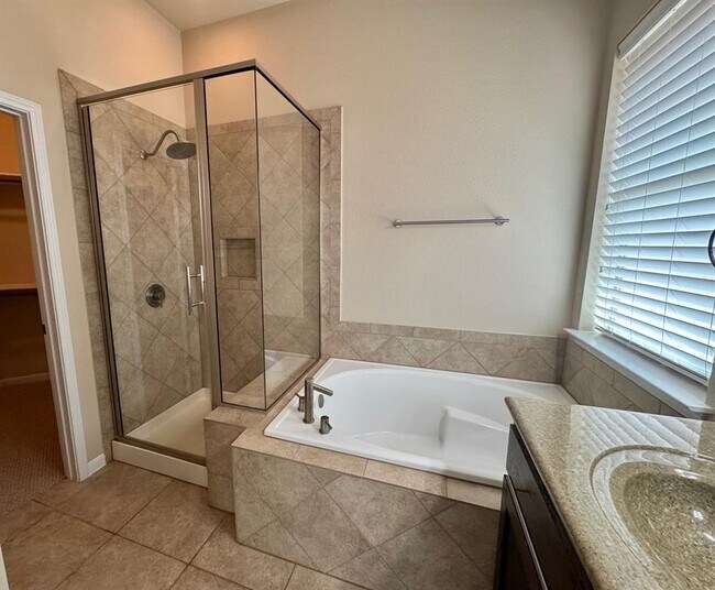 Building Photo - 137 Navigator Dr