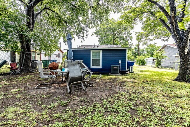 Building Photo - 2735 Pecan Valley Dr
