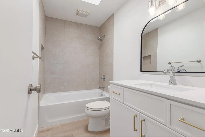 Building Photo - 4235 N 13th Pl