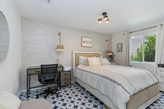 Building Photo - 54990 Avenida Madero