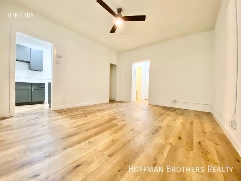 Building Photo - 960 S Oxford Ave