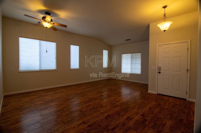 Building Photo - 2609 Magnolia Ct