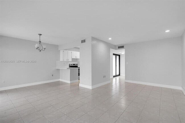 Building Photo - 3815 SW 82nd Ave