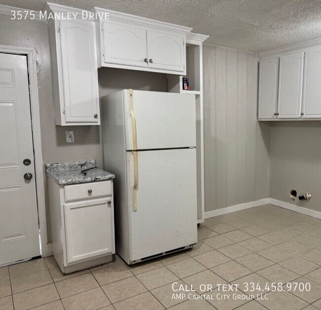 Building Photo - 3575 Manley Dr