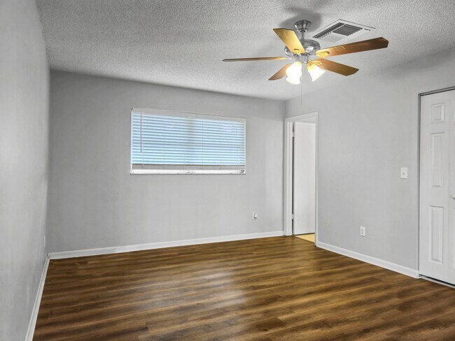 Building Photo - Updated 3-Bed, 2-Bath Home on ½-Acre Corner Lot with 2-Car Garage | Move-In Ready