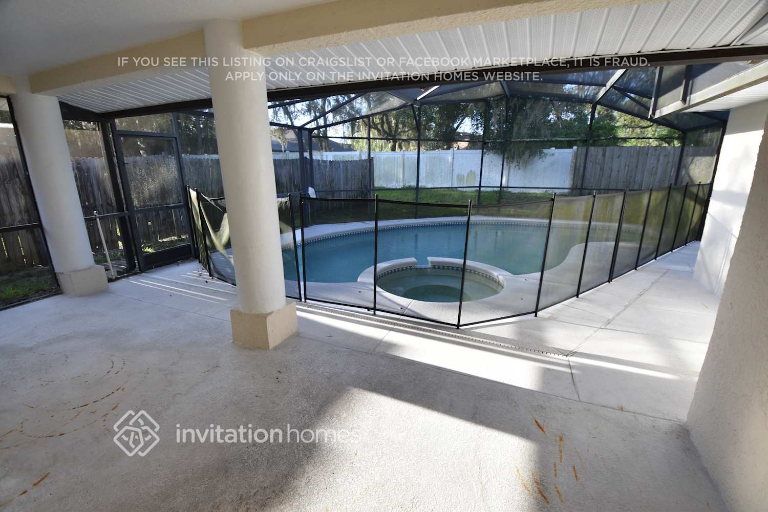 Building Photo - 115 Secluded Oak Ct