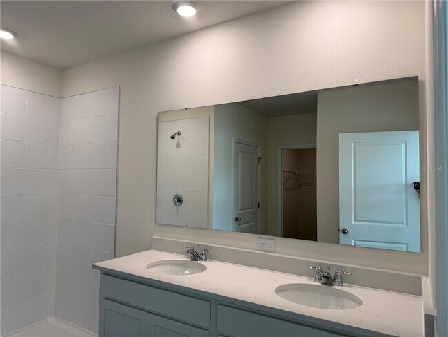 Building Photo - 1043 Morfontaine St