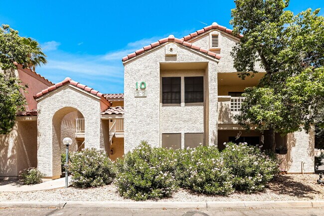 Building Photo - "Cozy & Fully Furnished 1-Bedroom Retreat in Mesa – Your Perfect Home Oasis!"