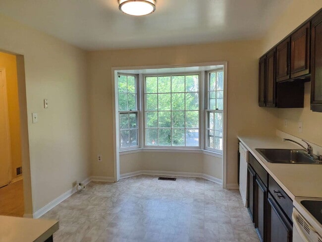 Building Photo - McLean Park Haven: Serene Living in a Tran...