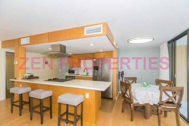 Building Photo - 250 ?Ohua Ave